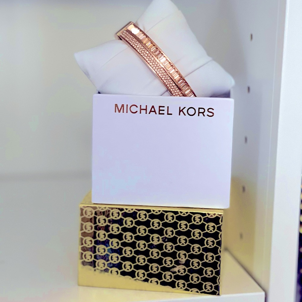New Michael Kors rose gold bracelet 💎